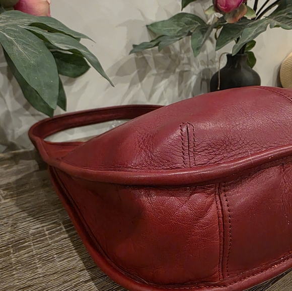 Coach 9033 ERGO Pocket ZIP  RED  EUC VINTAGE PRICE IS FIRM - Picture 14 of 16